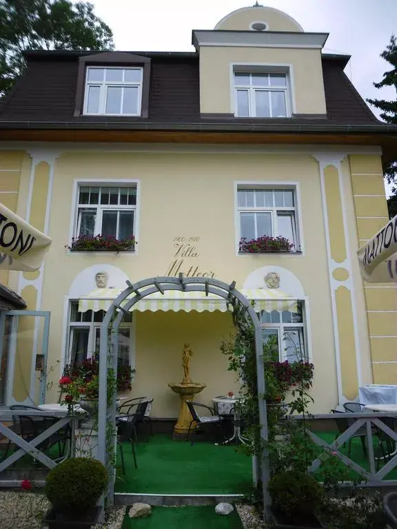 Photo 2 of Villa Meteor